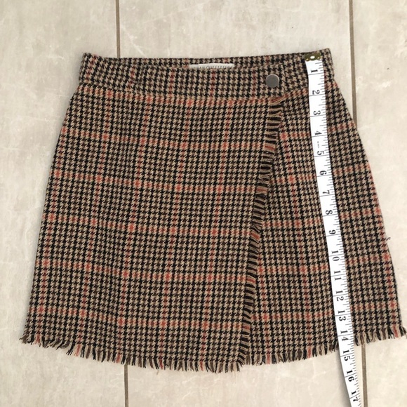 Urban Outfitters Checkered mini Brown plaid skirt - Picture 5 of 6